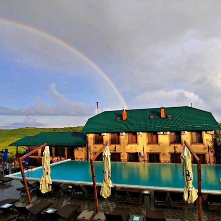 Colina Verde Resort キシナウ エクステリア 写真